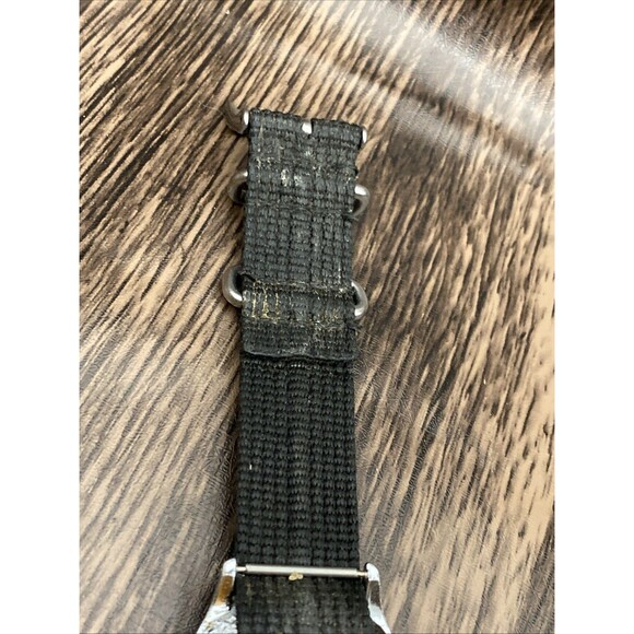 Vintage Timex Automatic With NATO Band Working 35 mm - Picture 7 of 9